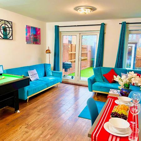 Dartford Kent Luxe Home -2 Mins From Dartford Crossing - Close To Town Centre & Station - 5 Bedroom Holiday Home - Fun Games & Free Parking-Sleeps 1 To 12 Екстериор снимка