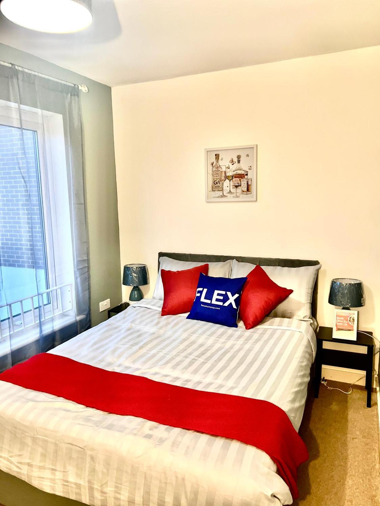 Dartford Kent Luxe Home -2 Mins From Dartford Crossing - Close To Town Centre & Station - 5 Bedroom Holiday Home - Fun Games & Free Parking-Sleeps 1 To 12 Екстериор снимка